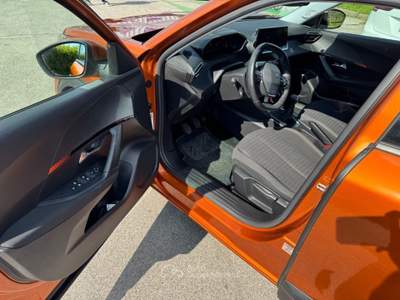 Peugeot 2008 PureTech 100 S&S Allure Arancione usata San Miniato