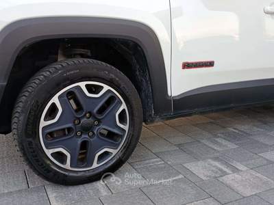 Jeep Renegade Renegade 2.0 mjt Trailhawk 4wd 170cv auto Bianco usata Pescantina