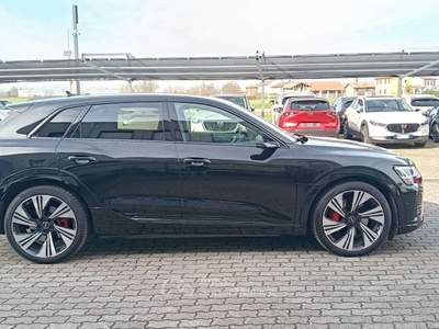 Audi Q8 Q8 e-tron e-tron 50 S line edition quattro 340CV Nero usata Liscate