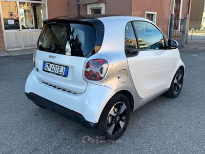 Smart ForTwo eq Prime 4,6kW TETTO PANO-CRUISE-RETROCAMERA Bianco usata Erba