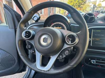 Smart ForTwo eq Prime 4,6kW TETTO PANO-CRUISE-RETROCAMERA Bianco usata Erba