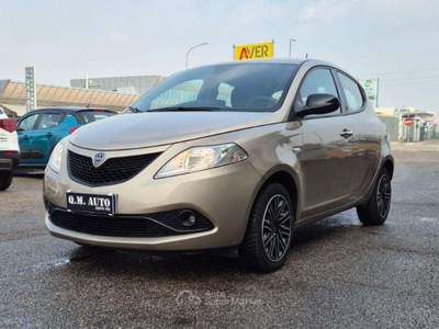 Lancia Ypsilon 1.0 Hybrid Ecochic Gold Oro usata Cento