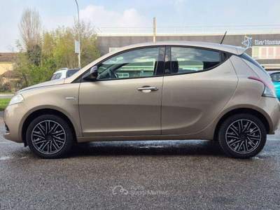 Lancia Ypsilon 1.0 Hybrid Ecochic Gold Oro usata Cento