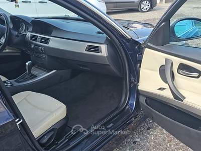 BMW Serie 3 330xd 4X4 CAMBIO AUTOMATICO Blu/Azzurro usata Santa Giuletta