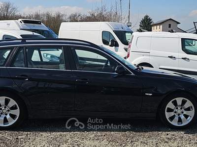 BMW Serie 3 330xd 4X4 CAMBIO AUTOMATICO Blu/Azzurro usata Santa Giuletta