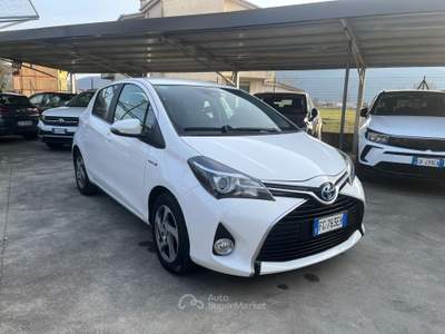 Toyota Yaris Yaris 1.5 Hybrid 73 cv Bianco usata Sassano