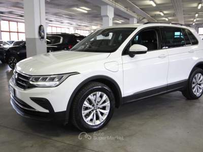 Volkswagen Tiguan 1.4 TSI eHYBRID DSG Life Bianco usata Torino