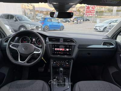 Volkswagen Tiguan Tiguan II 2021 2.0 tdi Life 150cv dsg Bianco usata Gualdo Tadino