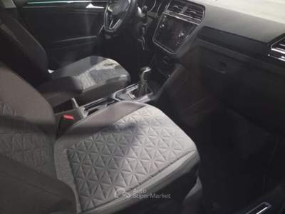 Volkswagen Tiguan 2.0 TDI 150CV DSG Life Carplay, AmbientPack, ACC Bianco usata Monte San Giusto