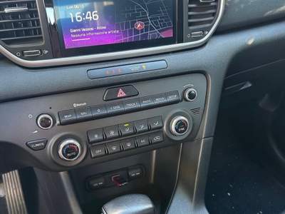 Kia Sportage Tecnologia ibrida, comfort e design sportivo Bianco usata Nardò