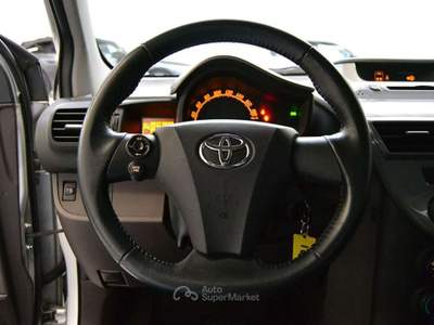 Toyota iQ 1.0 Automatica Unico Proprietario Ok Neopatentati Argento usata Monza