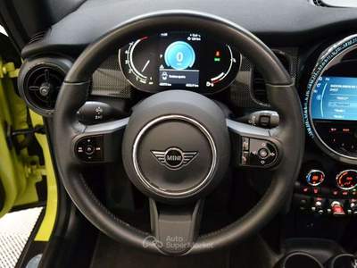 MINI Cooper 1.5 Cooper Essential Auto Unico Proprietario ** Giallo usata Monza