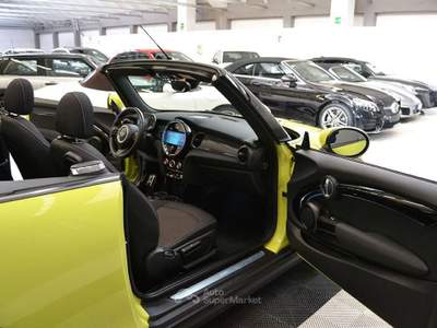 MINI Cooper 1.5 Cooper Essential Auto Unico Proprietario ** Giallo usata Monza