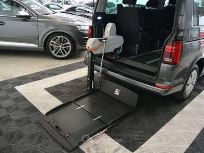 Volkswagen Multivan 2.0 TDI 150CV DSG Trendline PEDANA DISABILI PROMO Grigio usata Monza
