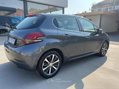 Peugeot 208 1° serie PureTech 82 5 porte Allure Grigio usata Torino