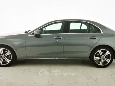 Mercedes-Benz Classe E d 4Matic Auto Business Sport Grigio usata Crema