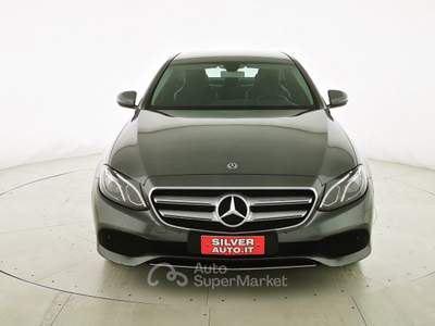 Mercedes-Benz Classe E d 4Matic Auto Business Sport Grigio usata Crema