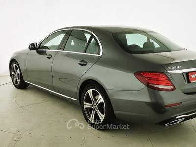 Mercedes-Benz Classe E d 4Matic Auto Business Sport Grigio usata Crema