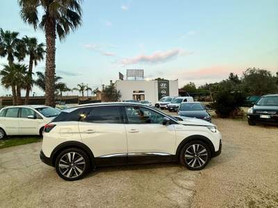 Peugeot 3008 SUV moderno, economico e super accessoriato Bianco usata Nardò
