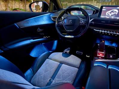 Peugeot 3008 SUV moderno, economico e super accessoriato Bianco usata Nardò