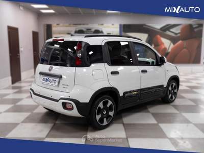 Fiat Panda Pandina Cross 1.0 Firefly Hybrid S&amp;S 70CV Bianco usata Latina