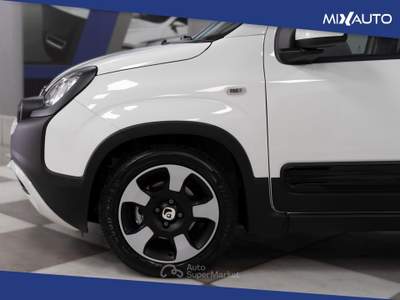 Fiat Panda Pandina Cross 1.0 Firefly Hybrid S&amp;S 70CV Bianco usata Latina