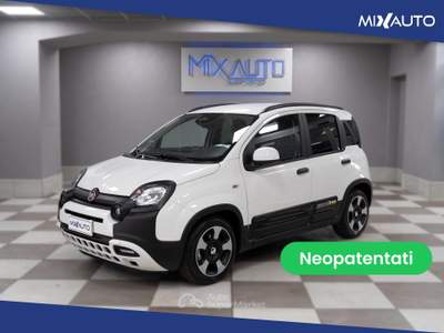 Fiat Panda Pandina Cross 1.0 Firefly Hybrid S&amp;S 70CV Bianco usata Latina