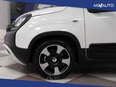Fiat Panda Pandina Cross 1.0 Firefly Hybrid S&amp;S 70CV Bianco usata Latina