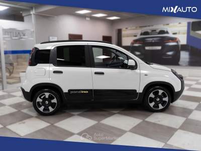 Fiat Panda Pandina Cross 1.0 Firefly Hybrid S&amp;S 70CV Bianco usata Latina