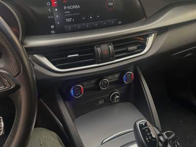 Alfa Romeo Stelvio Eleganza italiana e prestazioni da vera Alfa Nero usata Nardò