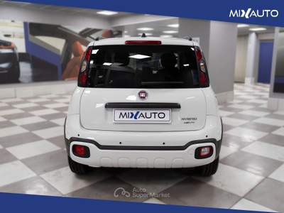 Fiat Panda Pandina Cross 1.0 Firefly Hybrid S&amp;S 70CV Bianco usata Latina