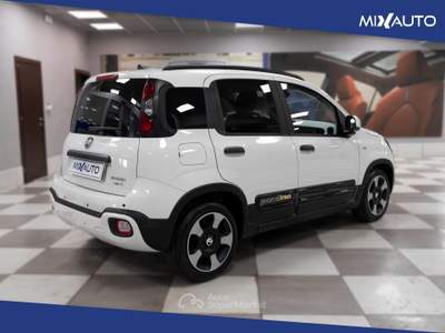 Fiat Panda Pandina Cross 1.0 Firefly Hybrid S&amp;S 70CV Bianco usata Latina