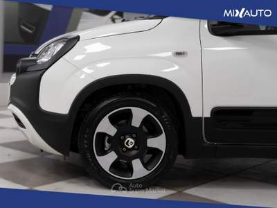 Fiat Panda Pandina Cross 1.0 Firefly Hybrid S&amp;S 70CV Bianco usata Latina