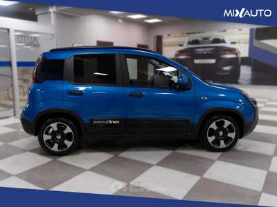 Fiat Panda Pandina Cross 1.0 Firefly Hybrid S&amp;S 70CV Blu/Azzurro usata Latina