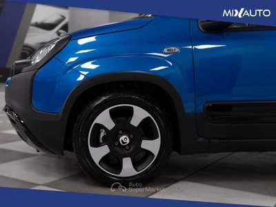 Fiat Panda Pandina Cross 1.0 Firefly Hybrid S&amp;S 70CV Blu/Azzurro usata Latina