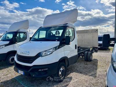 Iveco Daily 35C16 2.3 TELAIO CON SPONDA Bianco usata Gemona del Friuli
