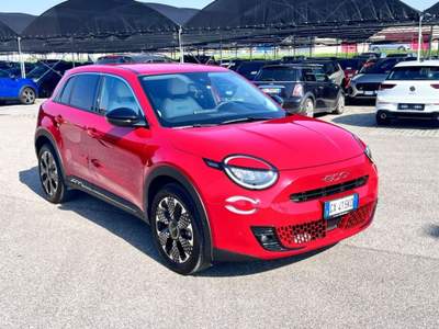 Fiat 600 Hybrid 100 CV DCT MHEV La Prima / Rosso Passione Rosso usata Pieve di Soligo