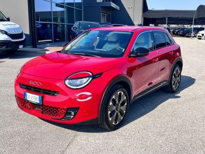 Fiat 600 Hybrid 100 CV DCT MHEV La Prima / Rosso Passione Rosso usata Pieve di Soligo