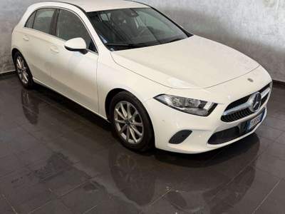 Mercedes-Benz Classe A A 180 NEOPATENTATI APPLE CAR PLAY Bianco usata Cornaredo
