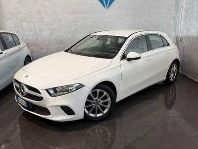 Mercedes-Benz Classe A A 180 NEOPATENTATI APPLE CAR PLAY Bianco usata Cornaredo