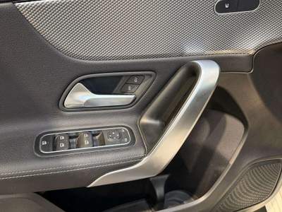 Mercedes-Benz Classe A A 180 NEOPATENTATI APPLE CAR PLAY Bianco usata Cornaredo