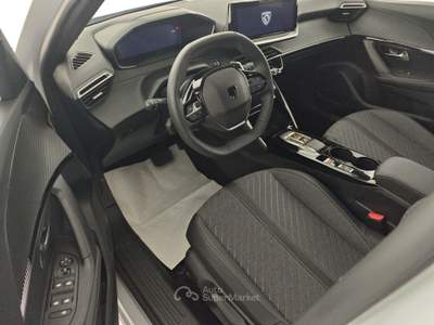 Peugeot 2008 Hybrid 145 e-DCS6 Allure Bianco usata Capua