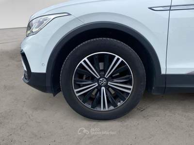 Volkswagen Tiguan 1.5 TSI 150 CV DSG ACT Elegance Bianco usata Lerici
