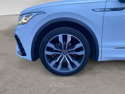 Volkswagen Tiguan Tiguan 1.5 TSI 150 CV DSG ACT R-Line Bianco usata Lerici