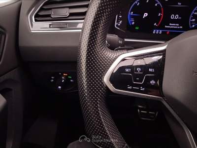 Volkswagen Tiguan 2.0 TDI SCR R-Line DSG Nero usata Lucca