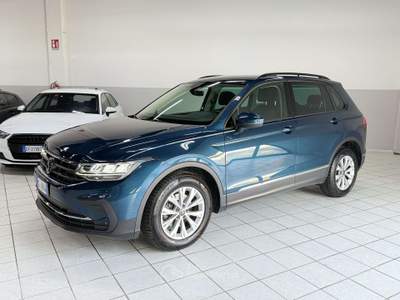 Volkswagen Tiguan Tiguan 2.0 TDI 150 CV SCR DSG R-Line (110 kw) Verde usata Fontanella