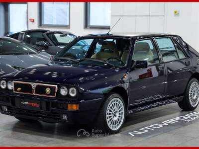 Lancia Delta 2.0 turbo HF integrale Blu Lord - Targhe TO Blu/Azzurro usata Vergiate