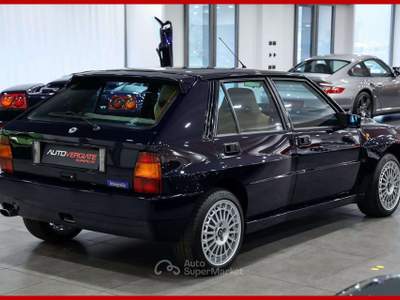 Lancia Delta 2.0 turbo HF integrale Blu Lord - Targhe TO Blu/Azzurro usata Vergiate