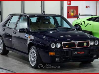 Lancia Delta 2.0 turbo HF integrale Blu Lord - Targhe TO Blu/Azzurro usata Vergiate