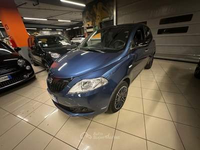 Lancia Ypsilon auto Blu/Azzurro usata Torino